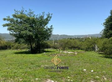 Terreno · 675m² · Lote en Venta en Parque Siquiman, Cerrado con Escritura