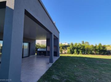 Casa · 180m² · 5 Ambientes · 2 Cocheras · Venta Casa en Una Planta a Estrenar 3 Habitaciones y Servicio Canton Islas