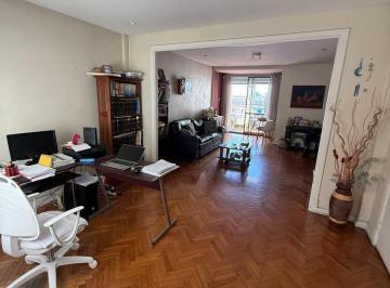 Departamento · 120m² · 4 Ambientes · Departamento de Cuatro Ambientes, Edificio con Terraza y Parrilla en Venta en Avellaneda