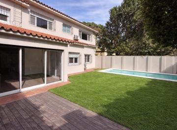Oficina comercial · 217m² · 5 Ambientes · 2 Cocheras · Casa en Alquiler en Martinez - Vias/libertador - Pileta / Parrilla - 4 Dorm. - Cocheras