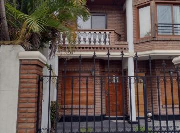 Casa de 5 ambientes, La Matanza · Triplex de 170 m² con 4 Habitaciones en Venta en Ramos Mejía