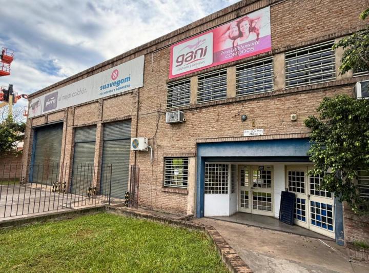 Bodega-Galpón · 1127m² · 8 Ambientes