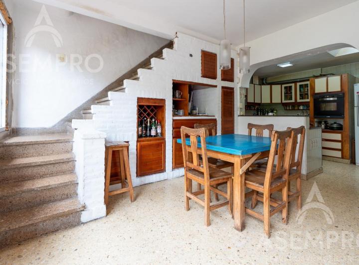 Casa · 190m² · 6 Ambientes · 1 Cochera