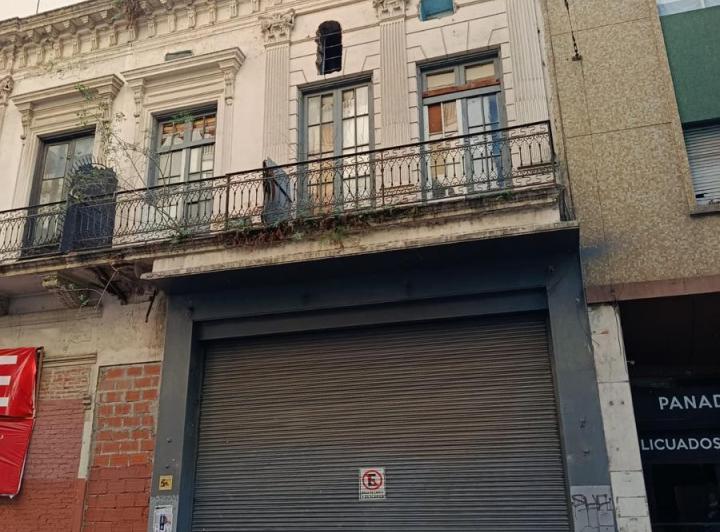 Terreno · 702m²