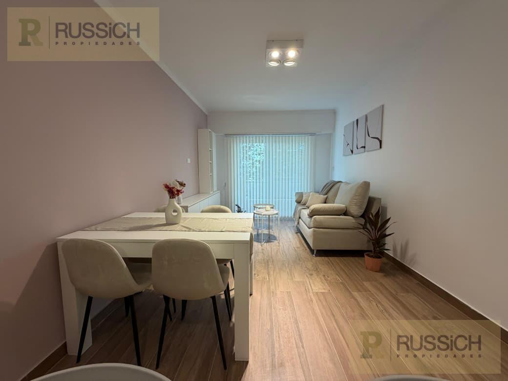 Venta de departamento 2 ambientes con balcon a la calle ubicado en el centro de Mar del Plata