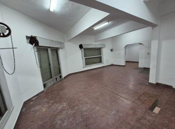 Local comercial · 200m² · 18 Ambientes