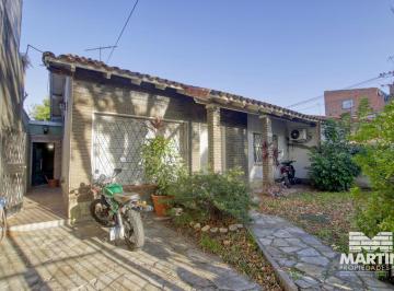 Casa · 105m² · 3 Ambientes · 1 Cochera · Casa en Venta de 3 Ambientes en Villa Adelina con Jardín