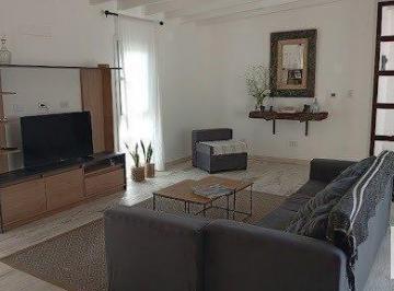 Casa · 180m² · 4 Ambientes · Casa en Venta - 3 Dorm. 3 Baños - Costa Esmeralda