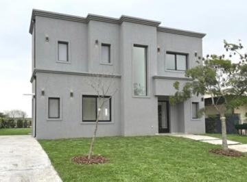 Casa · 158m² · 5 Ambientes · 2 Cocheras · Casa Barrio Privado Santa Elena, Pilar del Este. Al 1000