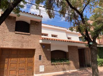 Casa de 6 ambientes, Ciudad de Mendoza · Hermosa Casa Calle Granaderos, Quinta Sección. Mendoza