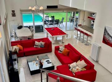 Casa · 360m² · 6 Ambientes · 4 Cocheras · Casa en Fincas de Hudson Oportunidad!