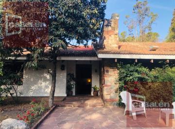 Casa · 430m² · 10 Ambientes · 2 Cocheras · Casa en Venta en Barrio Jardín Espinosa, Apta Para Vivienda o Desarrollo de Consultorios/oficinas
