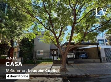 Casa · 208m² · 6 Ambientes · 2 Cocheras · Casa en Venta 4 Dorm., en B° Gamma, Neuquén Capital