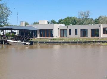 Casa · 148m² · 5 Ambientes · 2 Cocheras · Casa en Venta en Isla del Este, Tigre.