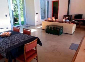 Casa de 4 ambientes, Chascomús · Casa en Venta Super Luminosa con Mucho Verde, Laguna Vitel Chascomus