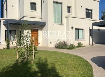 Casa · 264m² · 6 Ambientes · 2 Cocheras · Casa Venta 6 Ambientes 1019 m² La Calesa, Pilará, Pilar