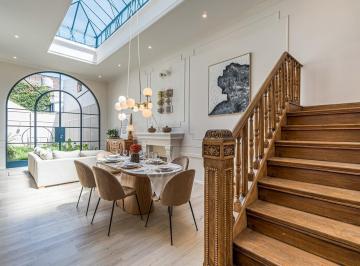Casa · 205m² · 5 Ambientes · 1 Cochera · Venta - Casa de 4 Dorm., Patio, Pileta y Cochera - Abasto, Rosario.