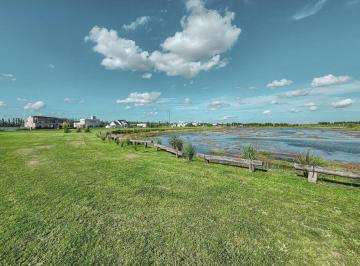 Terreno · 1035m² · Venta - Terreno en Diagonal Al Lago - Haras de Funes, Club de Campo.