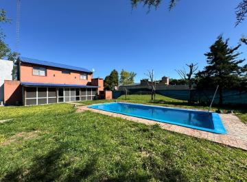 Casa · 170m² · 2 Dormitorios · 4 Cocheras · Venta - Casa de Dos Dorm., Cochera, Jardín y Pileta - Playa Mansa, Arroyo Seco.