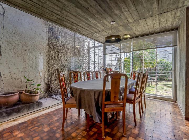 Casa · 150m² · 5 Ambientes · 2 Cocheras