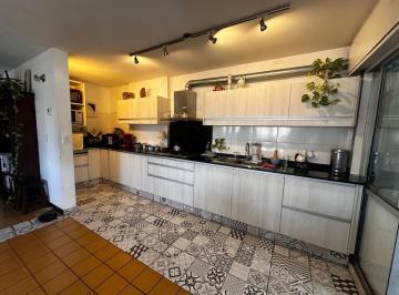 Departamento · 190m² · 4 Dormitorios · 1 Cochera · Departamento en Centro