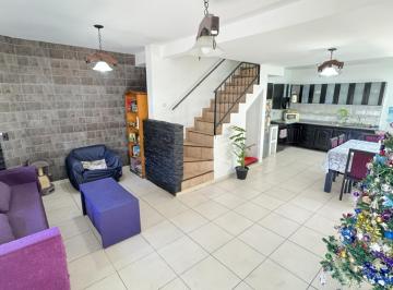 PH · 95m² · 4 Ambientes · 2 Cocheras · Triplex 4 Amb. en Venta en Lanus