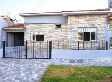 Casa de 3 ambientes, Mar del Plata · Alquiler 24 Meses Casa 3 Amb con Patio y Cochera en Punta Mogotes