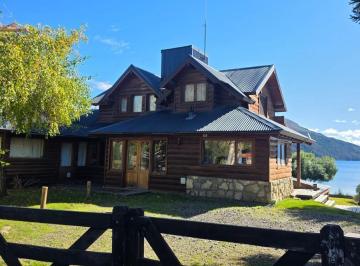 Casa · 266m² · 9 Ambientes · 1 Cochera · Exclusiva Casa - Hosteria Frente Al Lago Lolog un Refugio de Lujo en La Patagonia