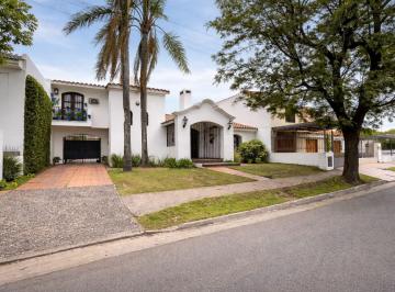 Casa · 238m² · 3 Ambientes · 2 Cocheras · ¡Venta! Hermosa Casa Colonial en Calle Figueroa y Mendoza - Urca