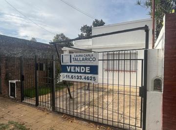 Casa · 95m² · 3 Ambientes · 1 Cochera · Oportunidad Compra - Venta Casa en Villa Ballester en Gran Lote