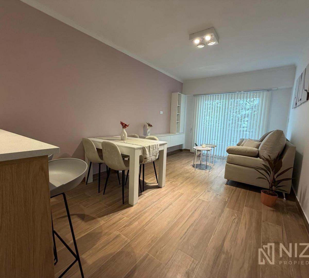 Depto 2 amb, 40m² con balcón y doble vidrio — Centro