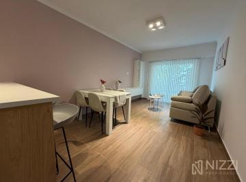 Departamento · 40m² · 2 Ambientes · 2 Amb a La Calle con Balcón - Reciclado