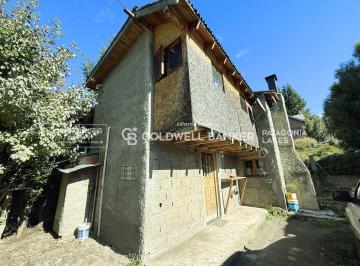Casa · 150m² · 5 Ambientes · Venta Casa 3 Dorm. 150 m² y Local 60 m² a La Calle B Mallin - Villa La Angostura