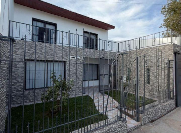 Casa · 240m² · 10 Ambientes