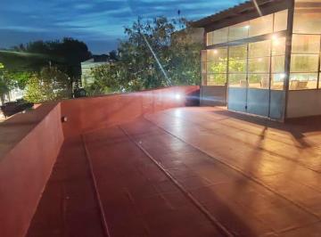 Casa de 5 ambientes, Parque Avellaneda · Casa en Esquina de 5 Ambientes con Patio, Hermoso Quincho y Terraza