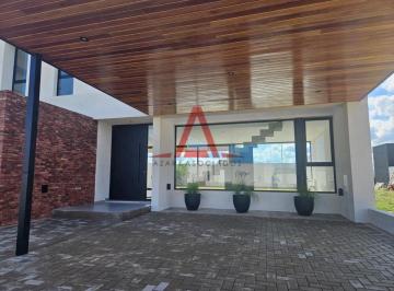 Casa de 6 ambientes, Córdoba · Terrazas de Manantiales, Manantiales II. Casa de 3 Dorm. Patio y Cochera en Venta!