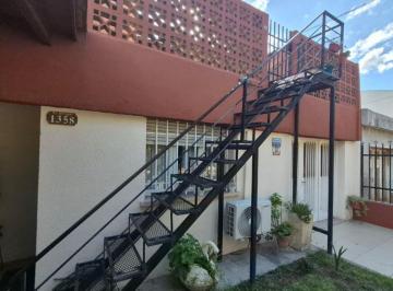 Casa de 6 ambientes, Córdoba · Venta Casa 2 D + Departamento 3 D - Bº El Trébol - Apto Credito