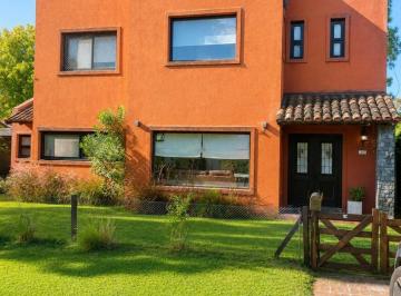 Casa · 200m² · 5 Ambientes · 1 Cochera · Casa en Alquiler en Barrio Mapuche Country Club, Pilar, G. B. a. Zona Norte