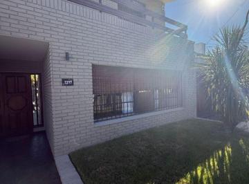 Casa de 10 ambientes, Córdoba · Casa en Venta C/ Cochera en Cerro de Las Rosas