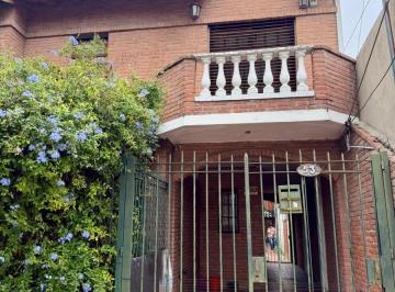 PH de 4 ambientes, La Matanza · Impecable Chalet PH 4 Amb en 2 Plantas con Piscina, Quincho, Fondo. Excelente Ubicacion Apto Credito