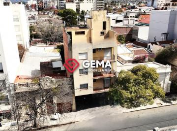 Casa · 823m² · 11 Ambientes · 2 Cocheras · Casa + Edificio en 20 de Febrero Al 400