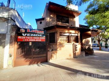 Casa · 202m² · 5 Ambientes · 1 Cochera · Casa en Mataderos