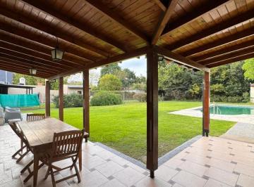 Casa · 163m² · 5 Ambientes · 2 Cocheras · Casa en Venta en Calle 25 Entre 425 y 426, Villa Elisa