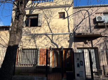PH · 52m² · 2 Ambientes · PH en Venta. Versalles con Terraza Propia. Potencial y Gran Vista con Privacidad
