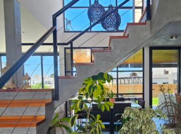Casa de 5 ambientes, Esteban Echeverría · Hermosa Propiedad en Venta en Lagos de Canning