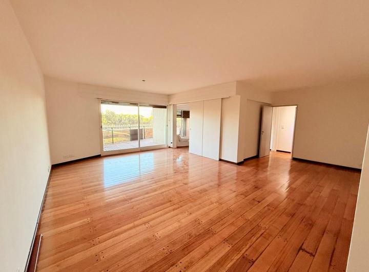 Departamento · 190m² · 4 Ambientes · 2 Cocheras