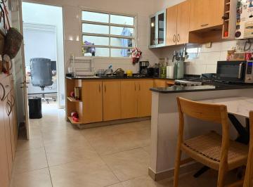Departamento · 160m² · 3 Ambientes · 1 Cochera · Venta Departamento Olivos en Planta Alta con Tza y Quincho de 230 m Totales!