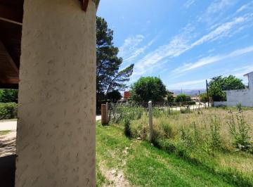 Casa · 90m² · 1 Cochera · ¡Oportunidad! Casa Familiar con Excelente Ubicación!