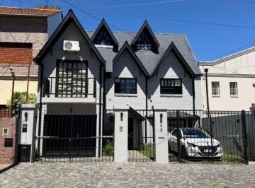 Casa · 280m² · 5 Ambientes · 3 Cocheras · Casa en Venta
