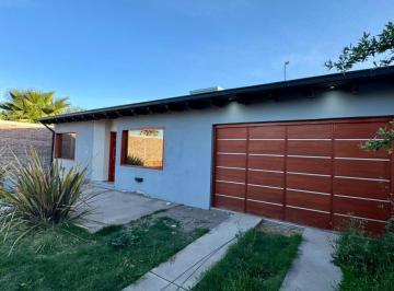 Casa · 112m² · 2 Ambientes · 1 Cochera · Casa en San Rafael Apta Credito Hipotecario